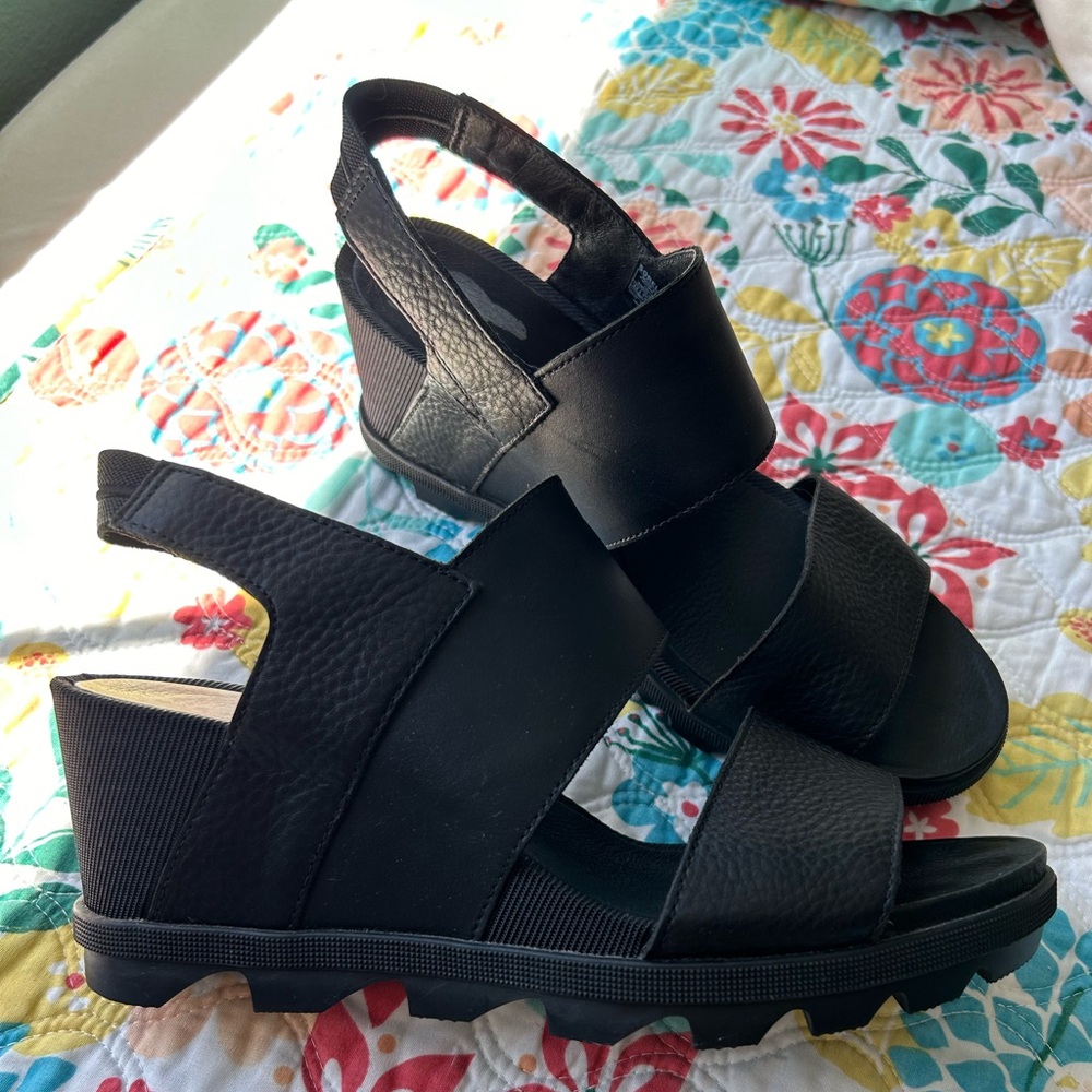 SOREL women’s sandals size 9.5 wedge